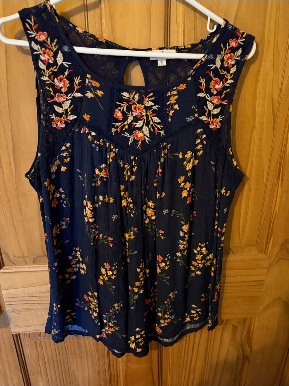 Women's Navy Floral Embroidered Sleeveless Camisole
